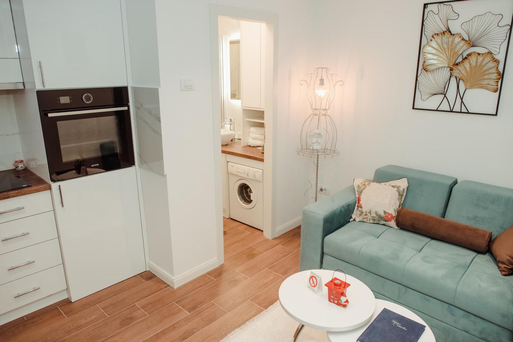 Apartment Passage *